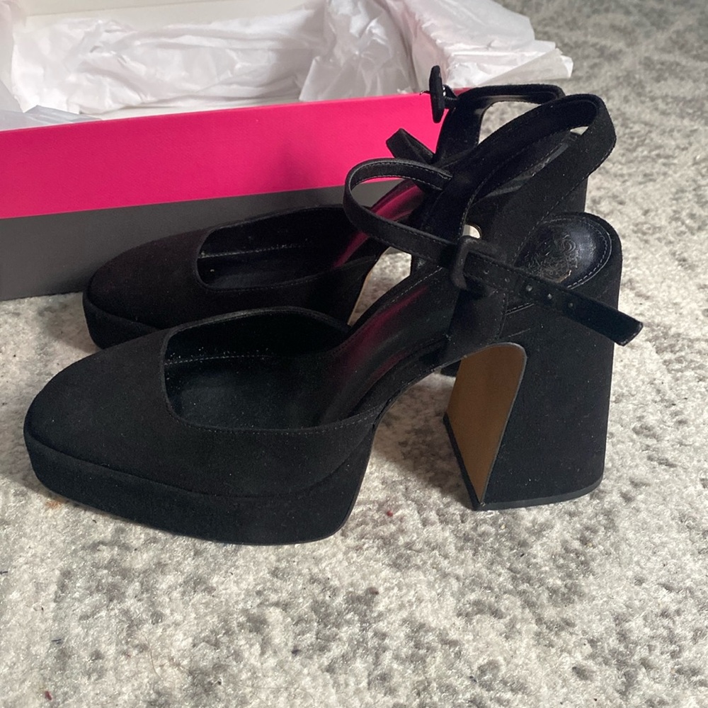 Vince Camuto Black Heels - Picture 2 of 8